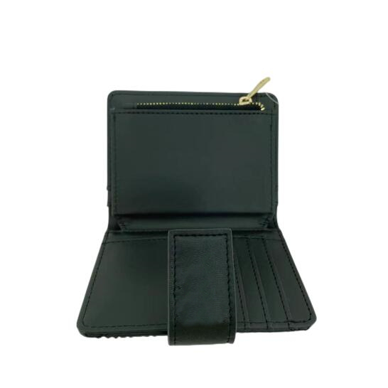 Magnet Buckle Quilted Wallet